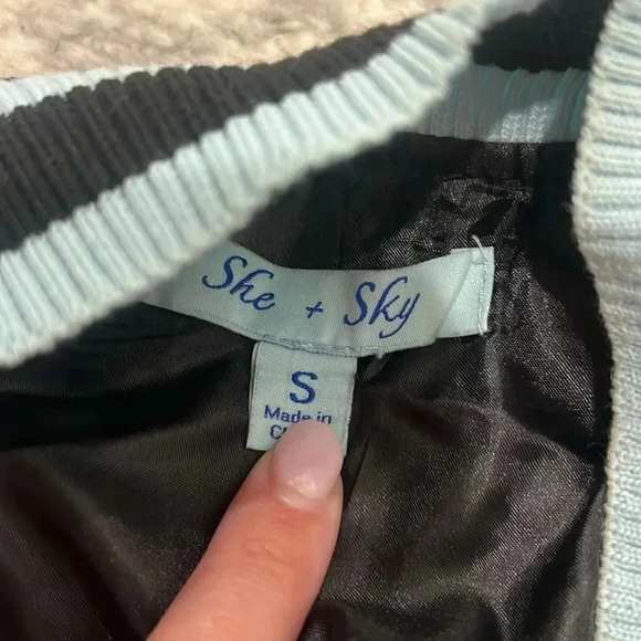 Floral Bomber Jacket Size Small pre loved - Picture 2 of 2